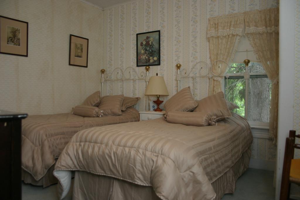 Inn At Starlight Lake & Restaurant Экстерьер фото