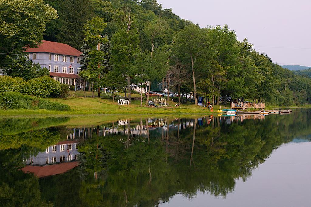 Inn At Starlight Lake & Restaurant Экстерьер фото