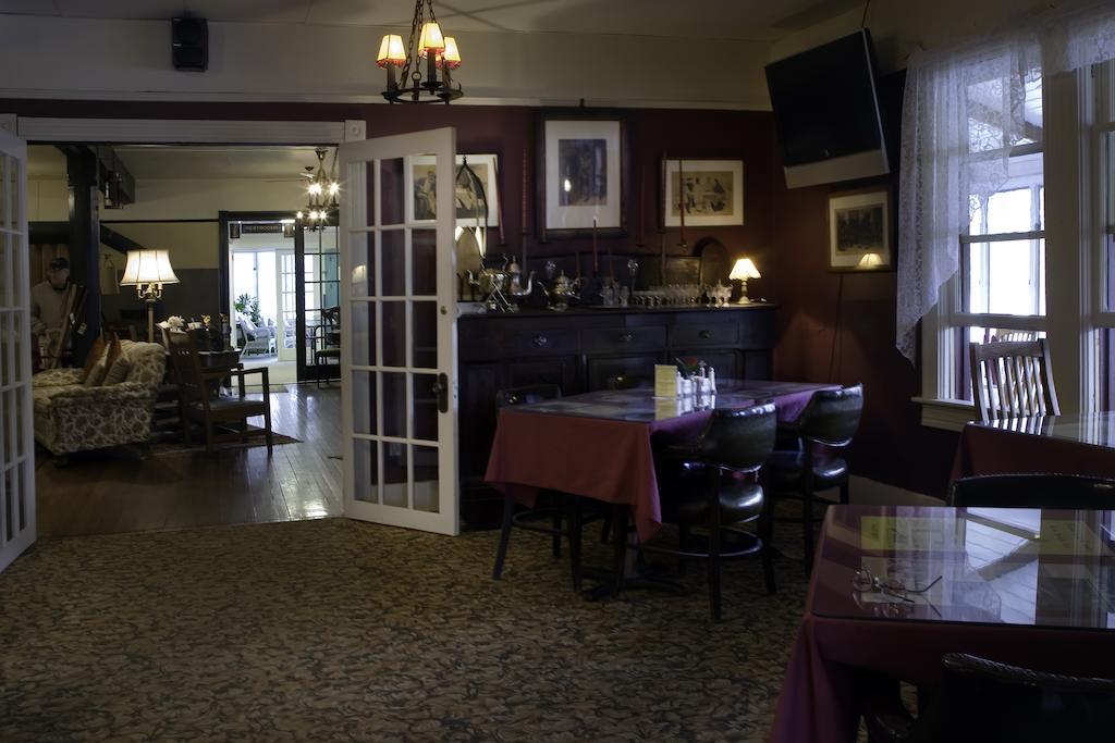 Inn At Starlight Lake & Restaurant Экстерьер фото